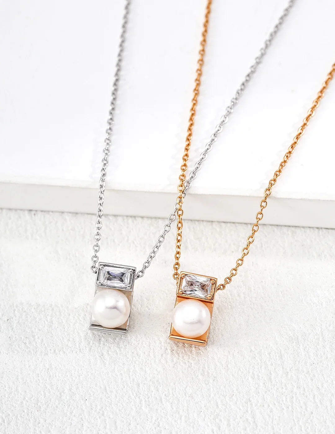 Minimalist Style Zircon-Pearl Pendant Necklace