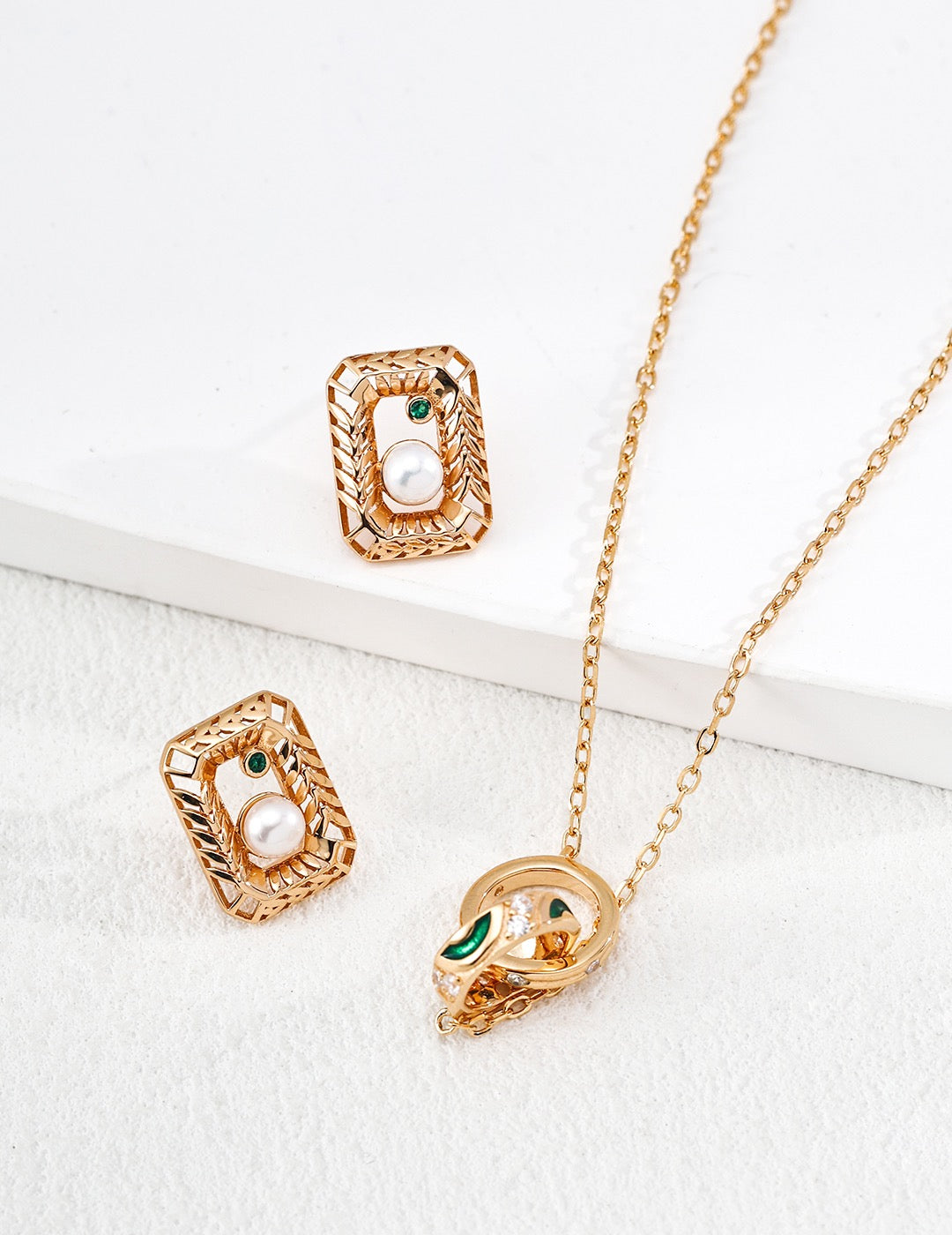 Klassische Emaille-Halskette mit doppeltem Kreis