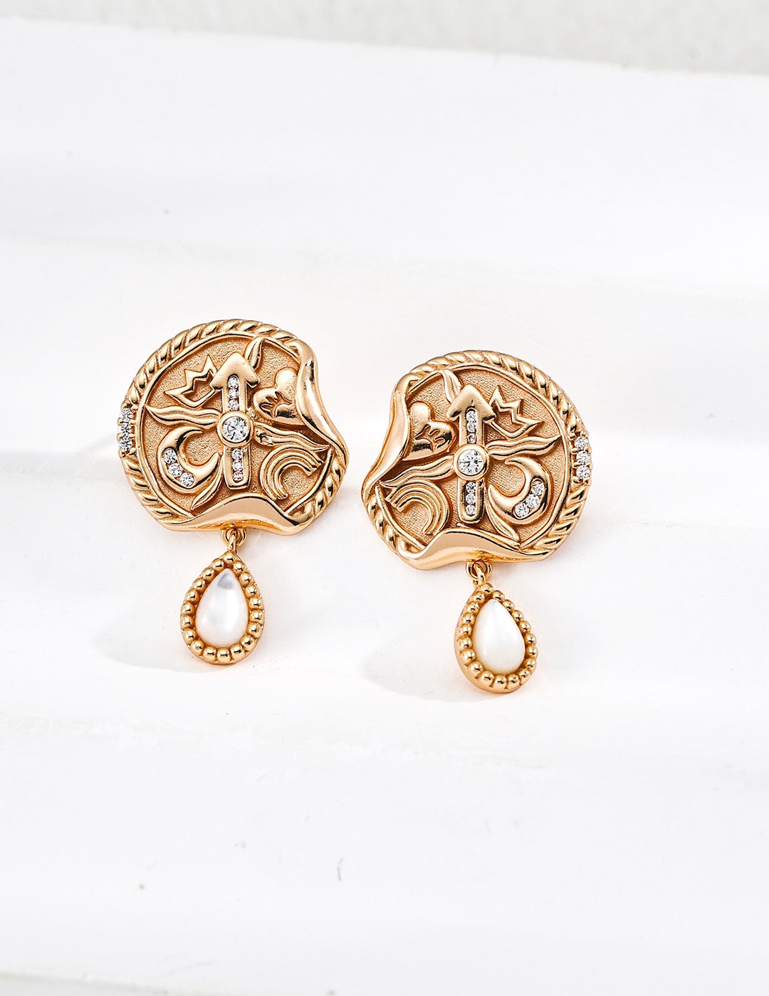 Ohrringe aus 925er Silber, Perlmutt und Zirkonia