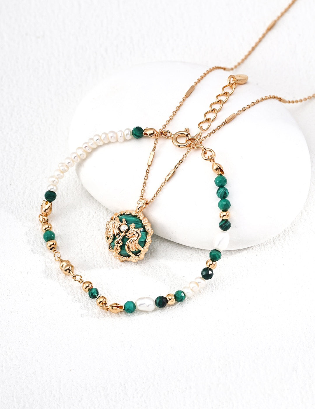 Mythic Victory Bow Necklace | S925 Silver Malachite Pendant with Wings & Flaming Details