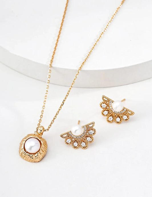 Hand-Carved Collection: Pebble-Textured Pearl Necklace