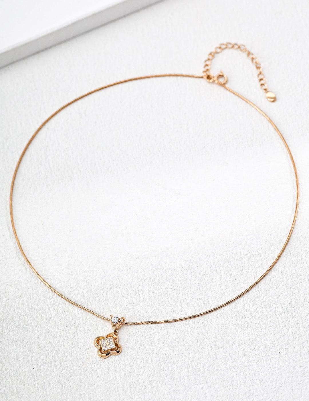 Minimalist Four-Leaf Clover Zircon Necklace