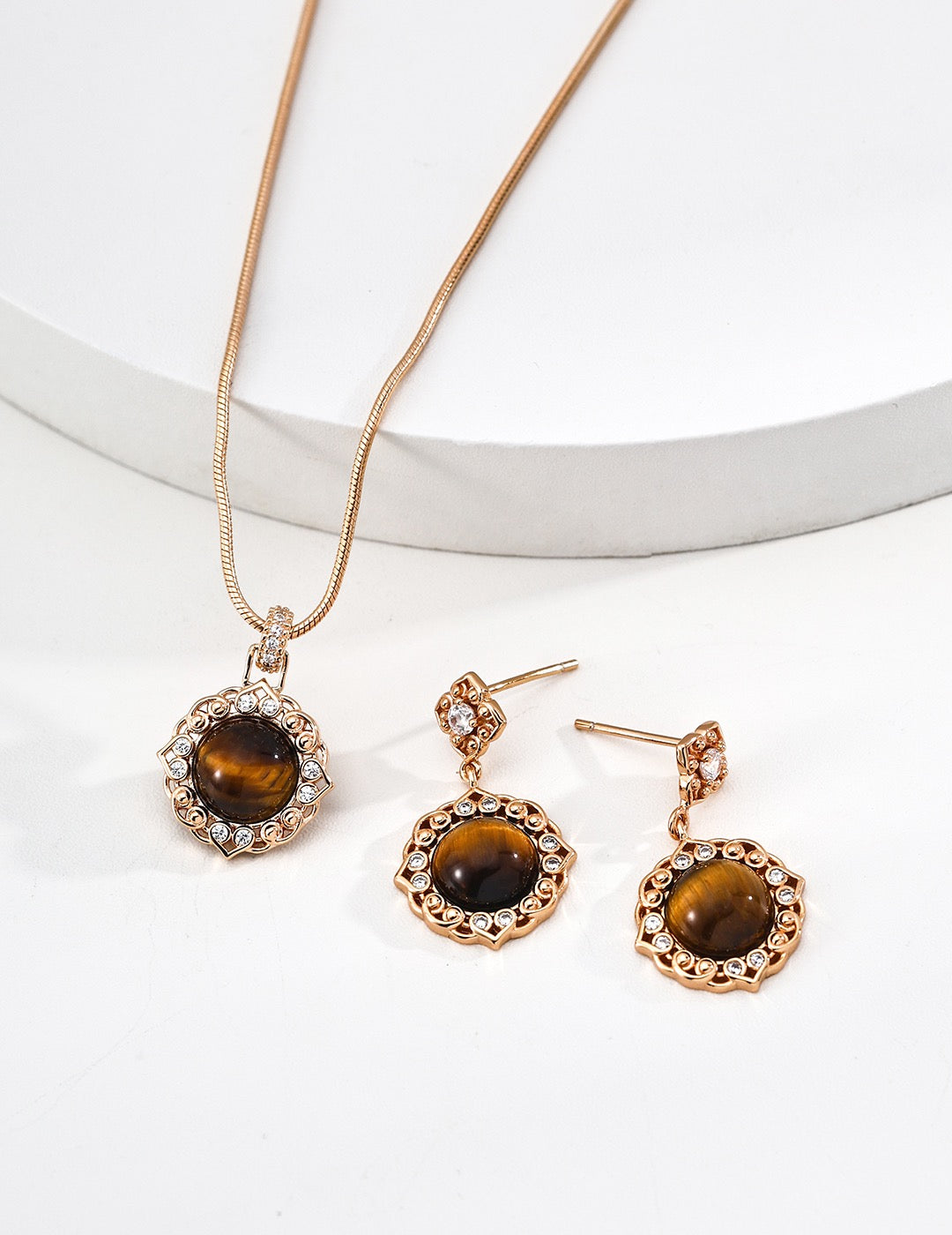 S925 Silver Retro Carnelian Tiger Eye Earrings | "Zhu Hua" Vintage Gold Lucky Flower Studs