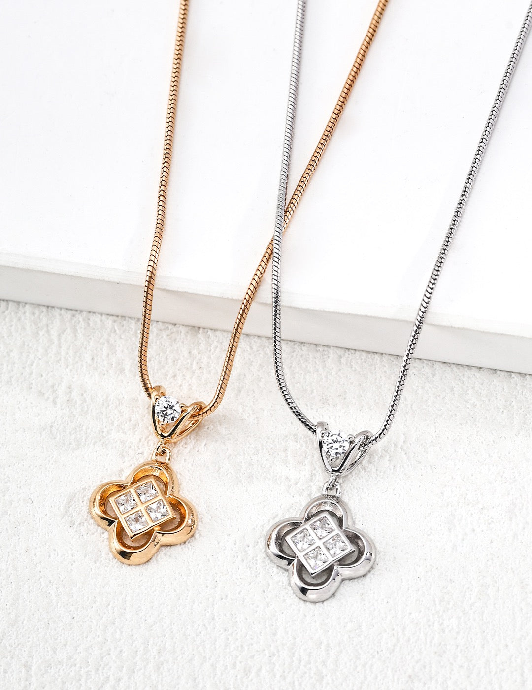 Minimalist Four-Leaf Clover Zircon Necklace