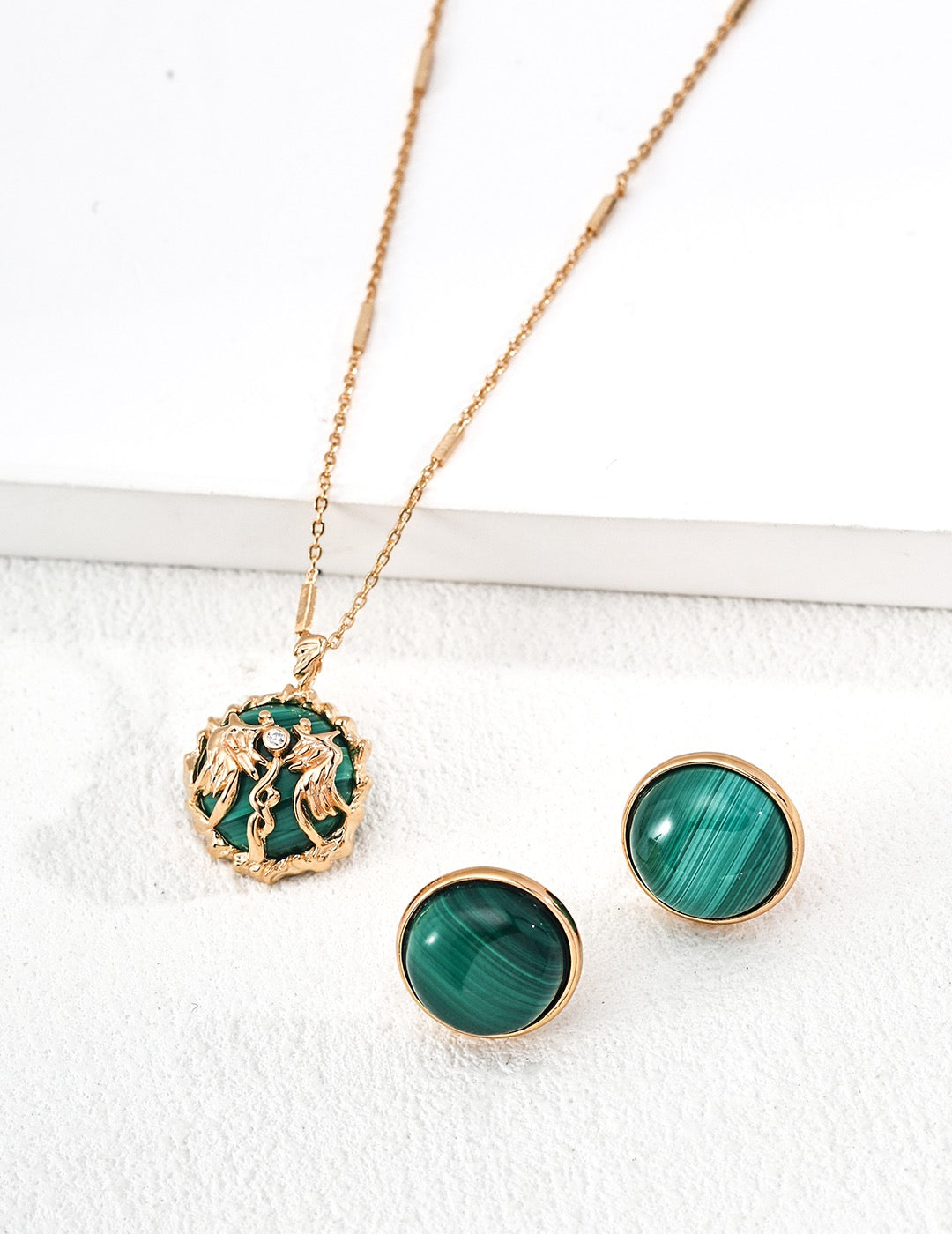 Mythic Victory Bow Necklace | S925 Silver Malachite Pendant with Wings & Flaming Details