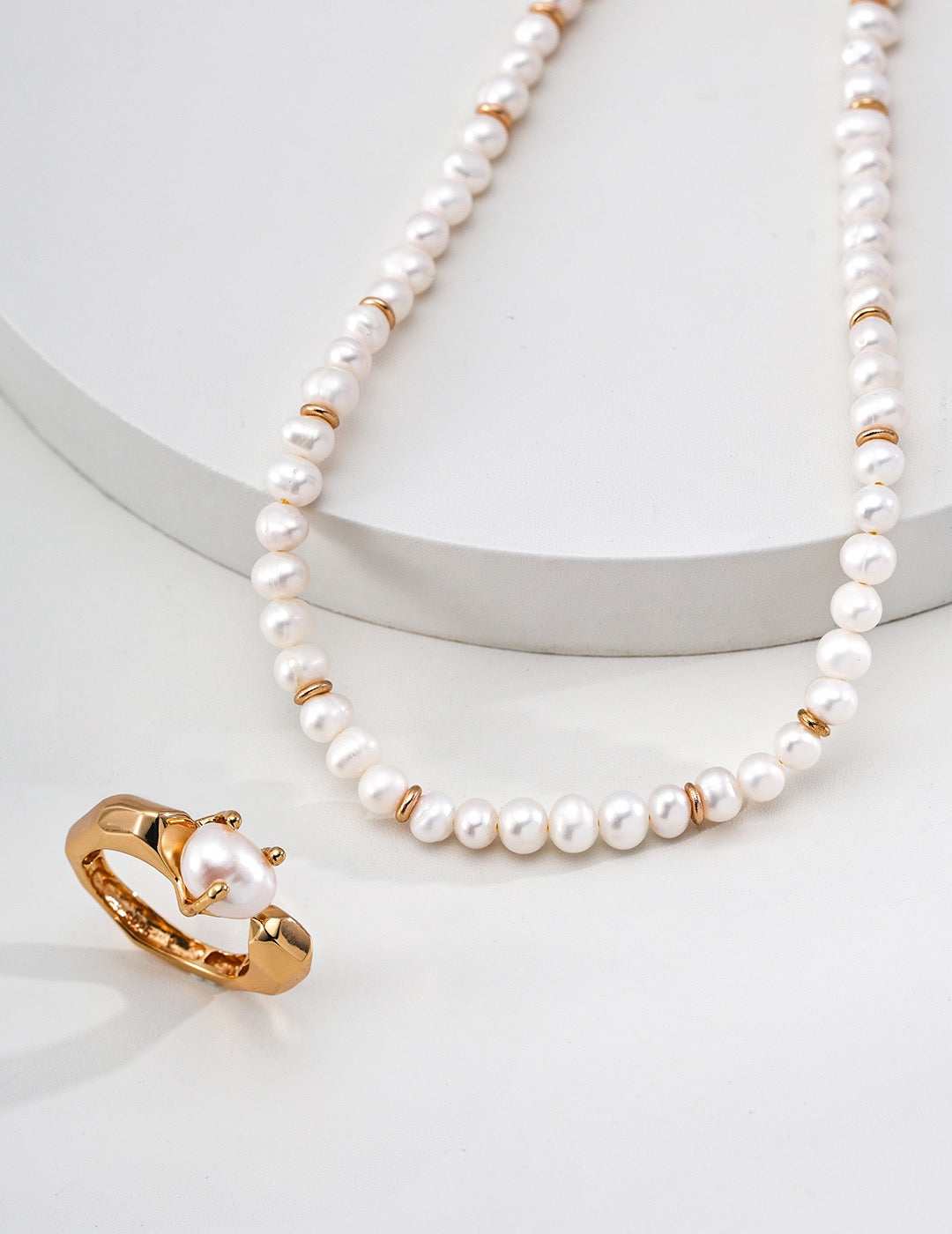 Minimalist Vintage Natural Pearl Necklace