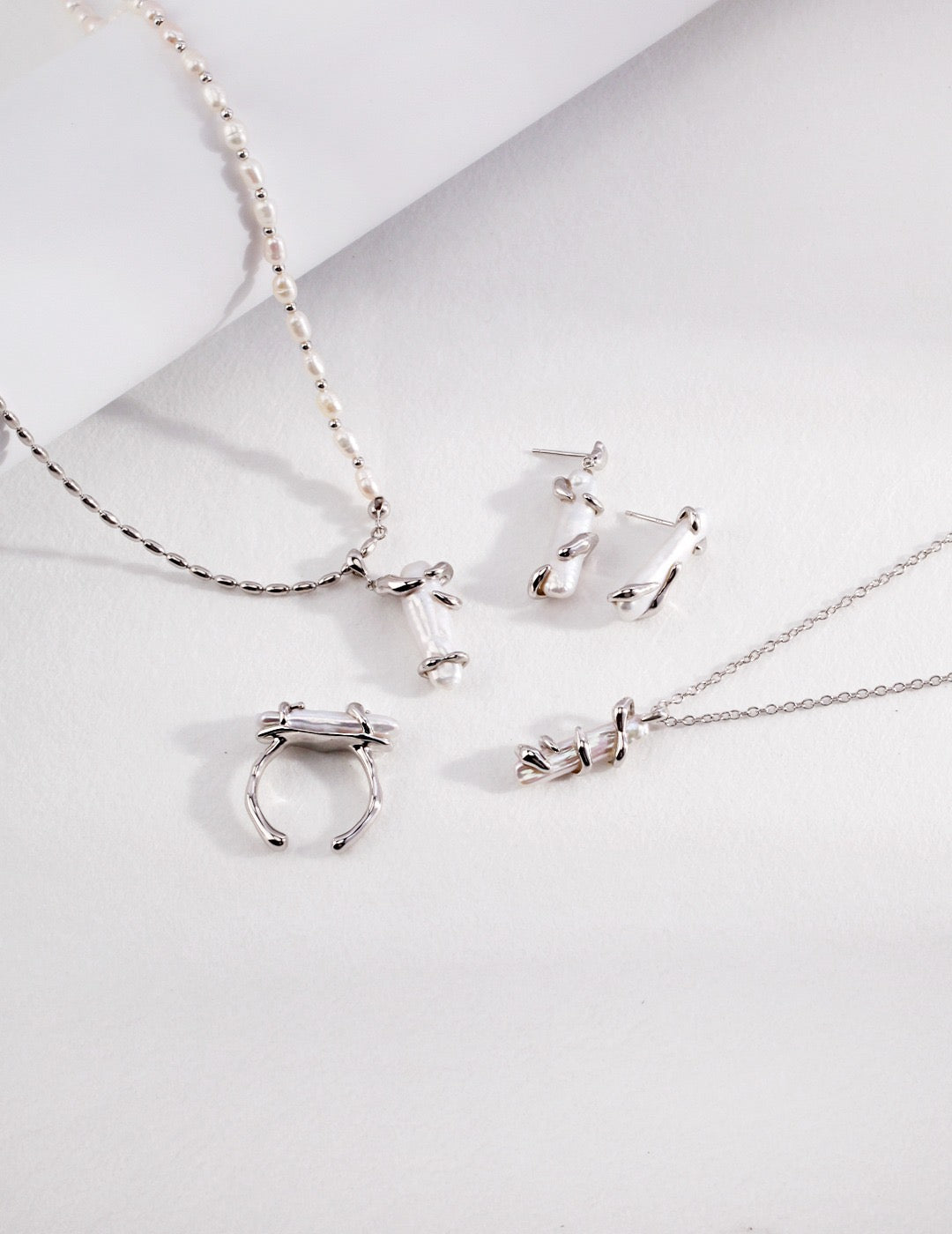 S925 Silver & Baroque Pearl Necklace