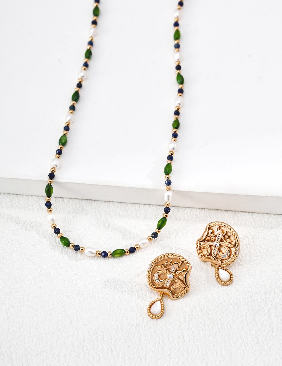 Ohrringe aus 925er Silber, Perlmutt und Zirkonia